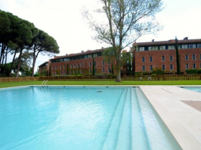 The Golf home in Gualta for two people